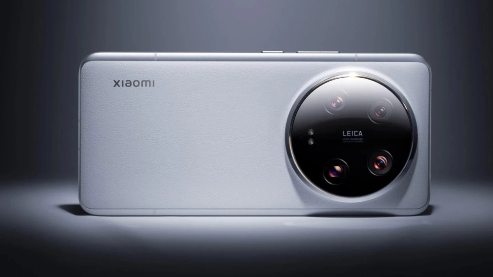 Cụm camera 108MP của Xiaomi 14 Ultra so với camera 64MP của Realme GT Neo 2.